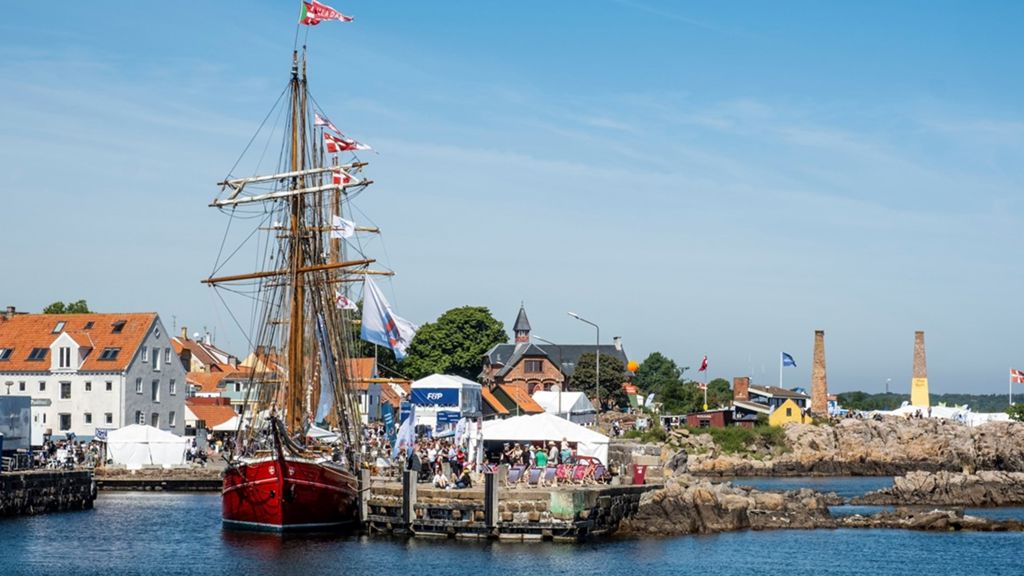 Skibe i havnen til Folkemøde