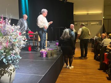 Pia Beck Stæhr trækker lod til amerikansk lotteri